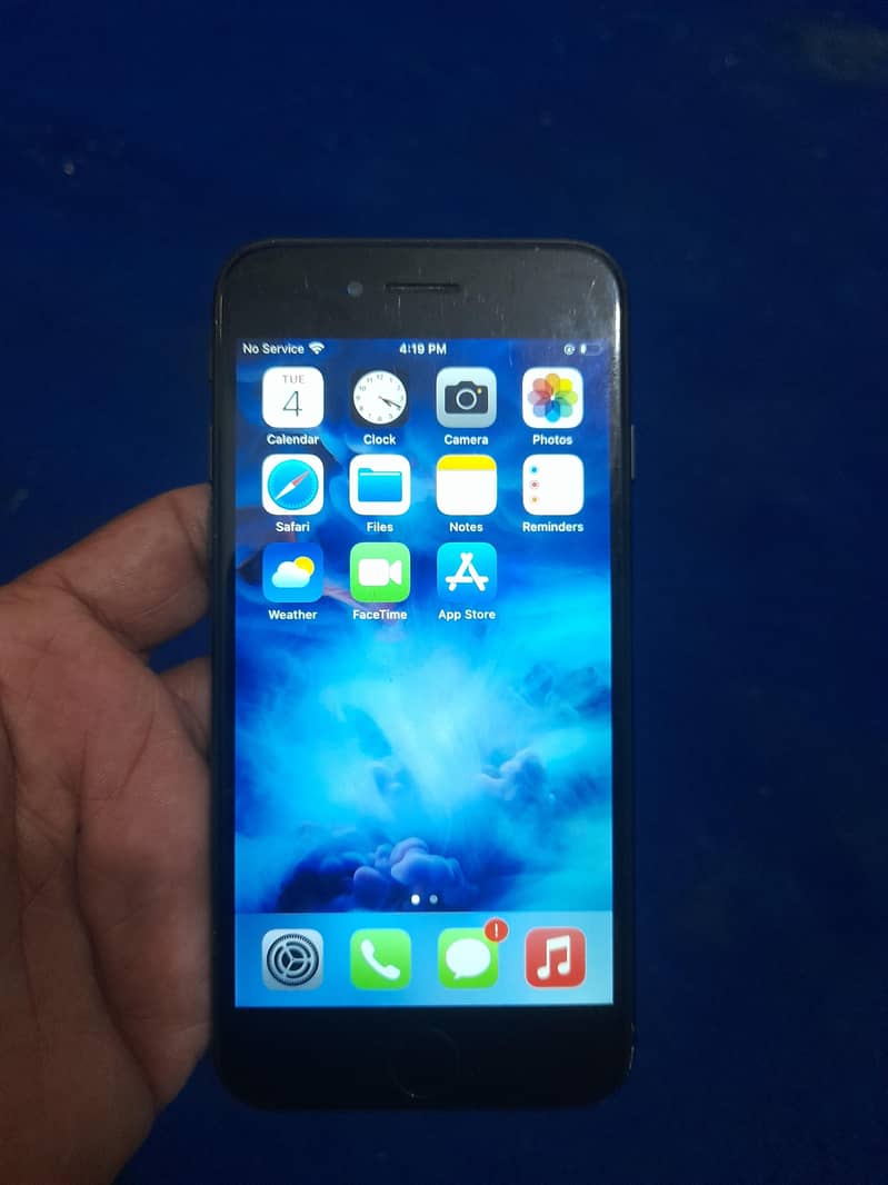 Apple iPhone 7 1