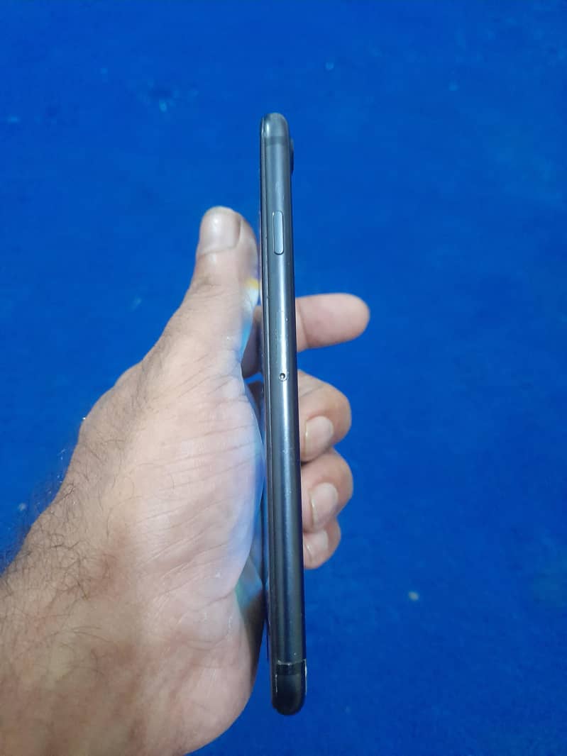 Apple iPhone 7 4