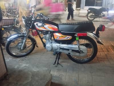 HHonda CDI 125 2022 model gadi mein koi Kam Nahin hai