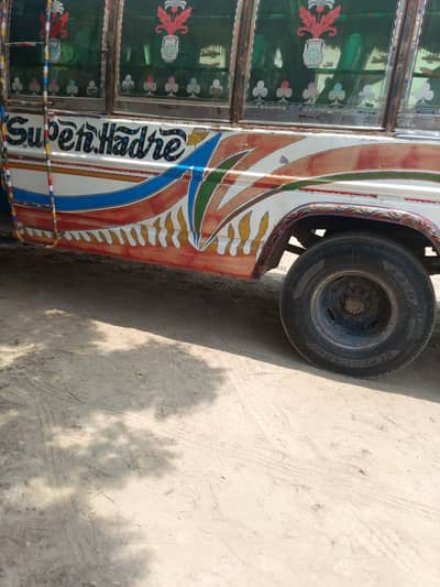 Bus is at good condition gera hissa genius  tyer 6 new ha