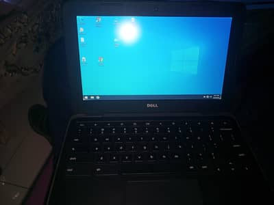 Dell ki ProBook hai bilkul neat and clean condition hai window install