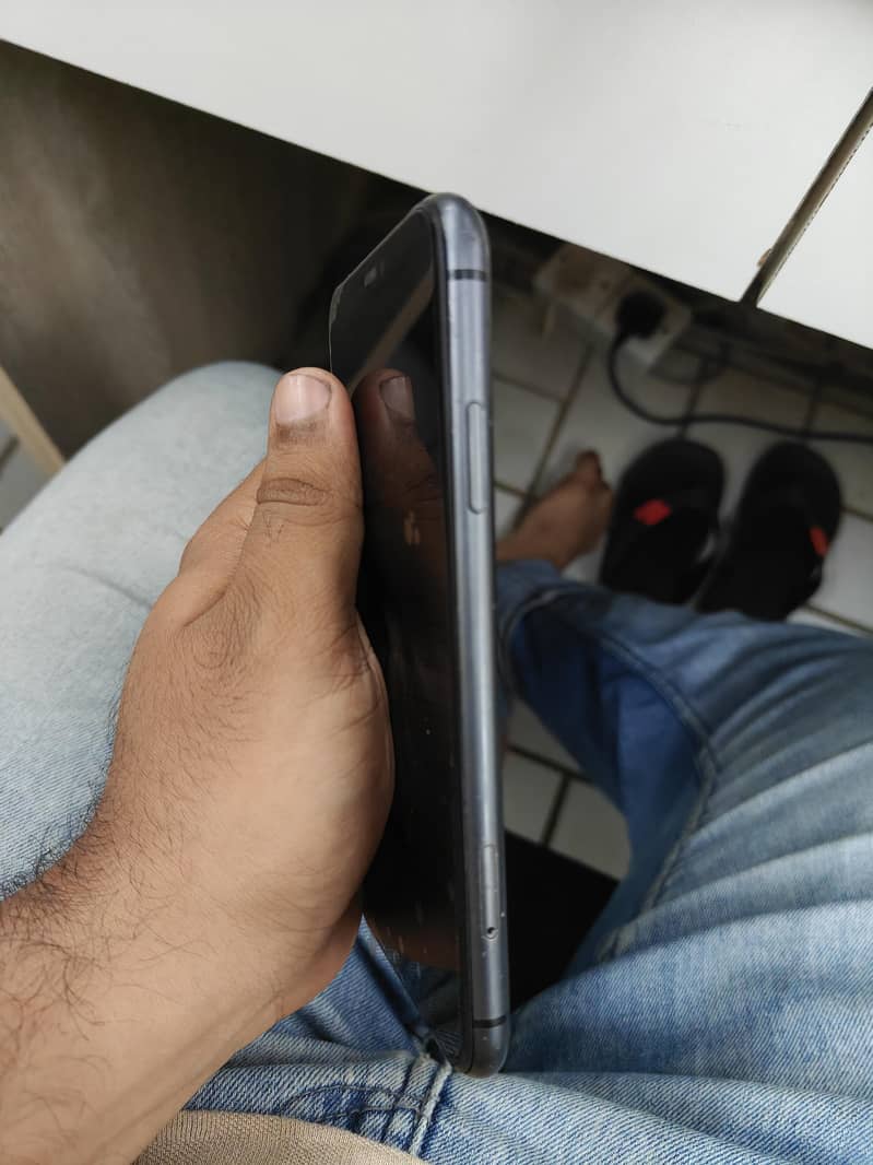 Apple iPhone 11 5