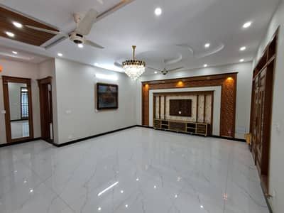 40x80 upper portion available for rent in G-13/3