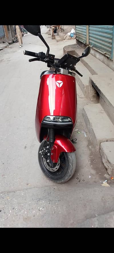 Yadea G5