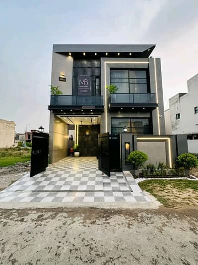 5 Marla Luxury House is Available for Rent in Bahria Town Lahore