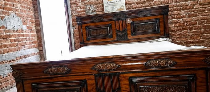 King size bed fully wooden