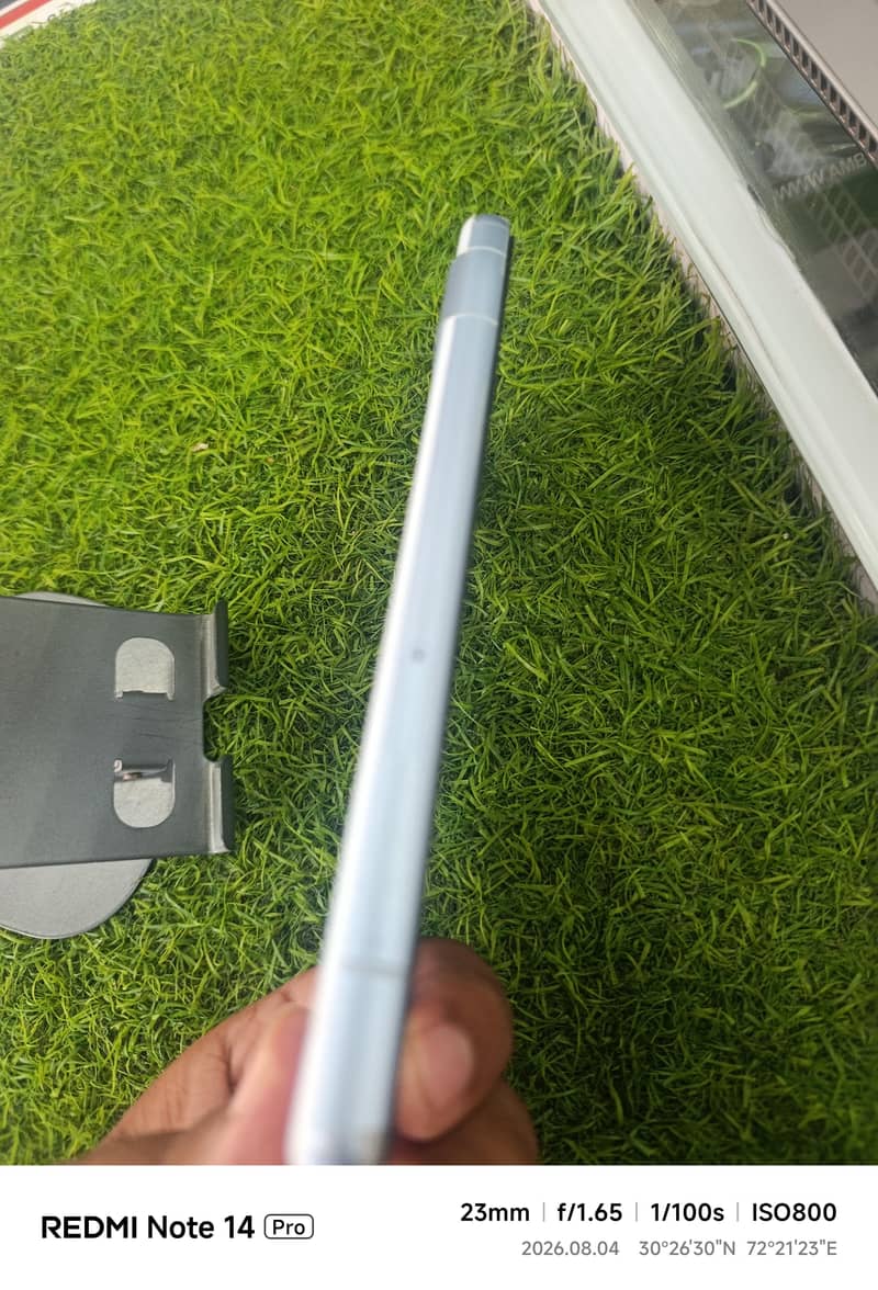 Google Pixel 7a 2