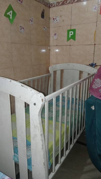 baby cot
