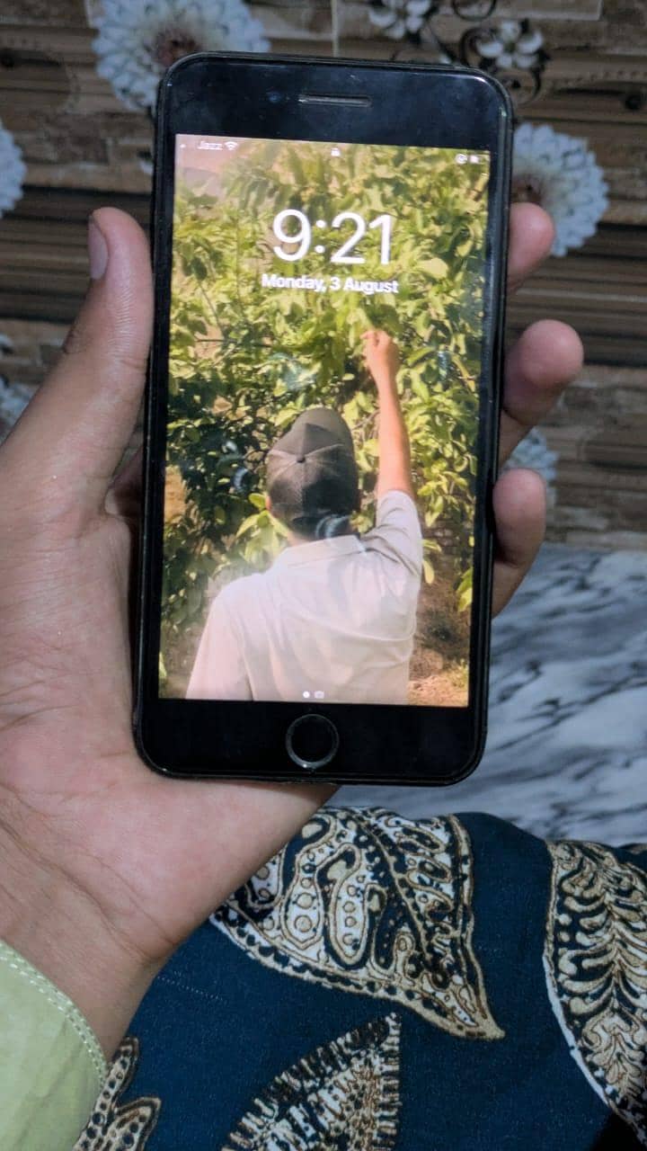 Apple iPhone 7 Plus 2