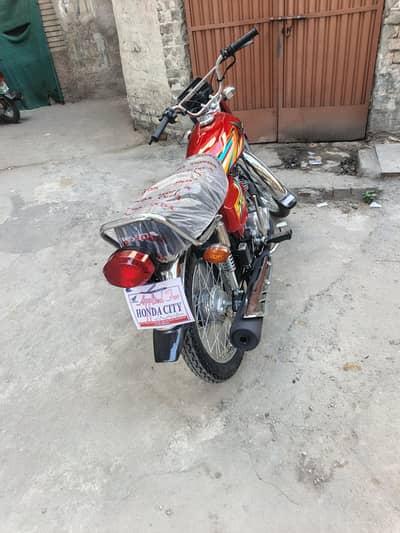 i am selling my new Bike Honada 125