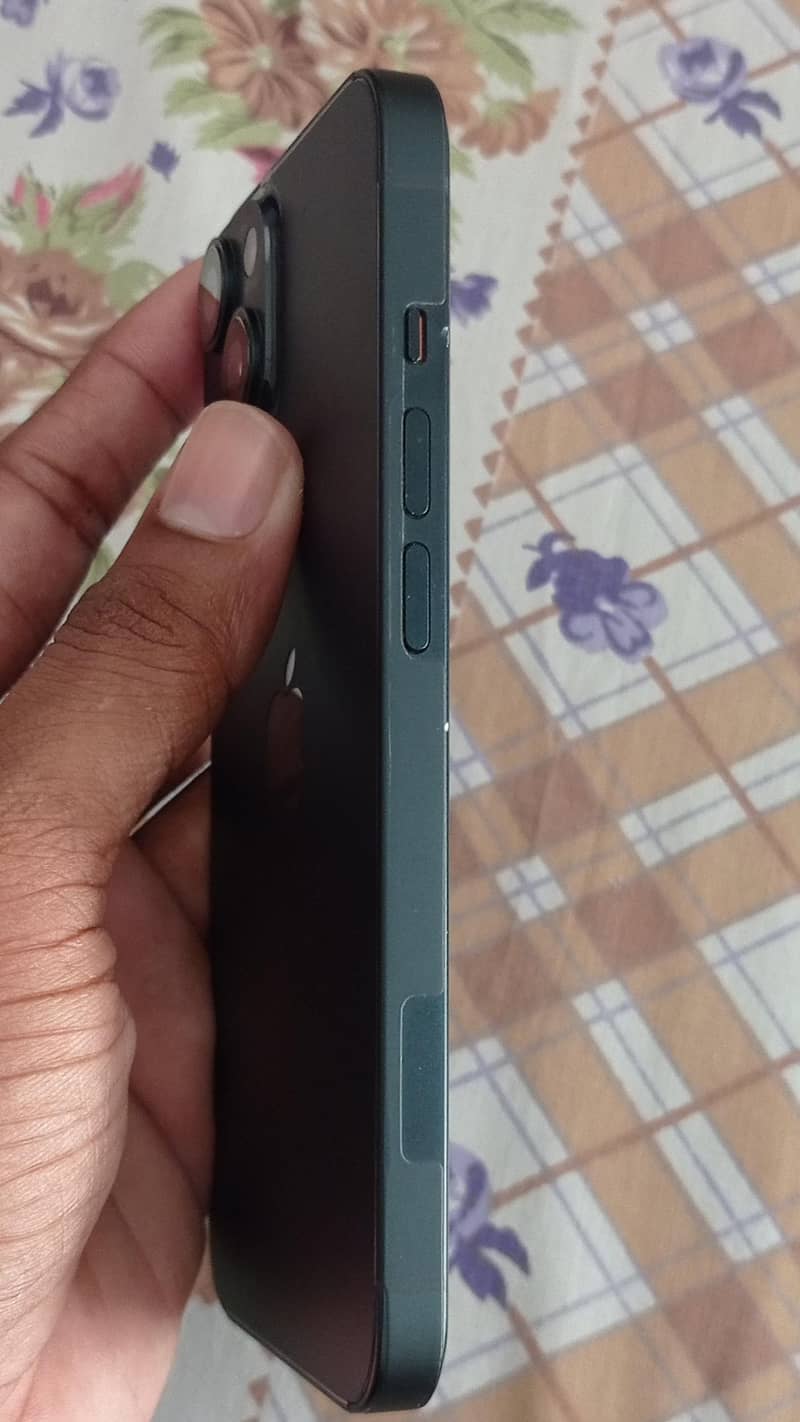 Apple iPhone 14 3