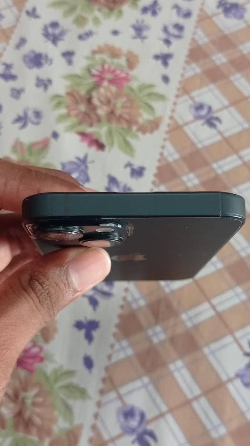 Apple iPhone 14 4