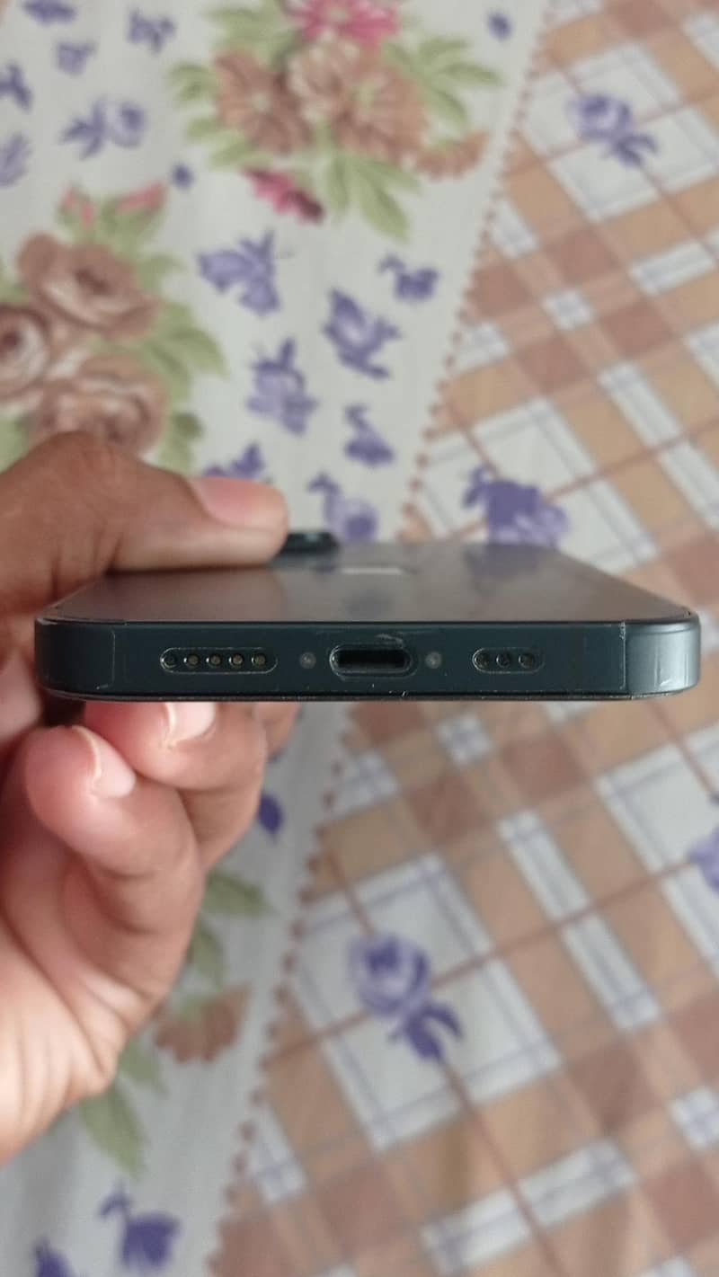 Apple iPhone 14 5