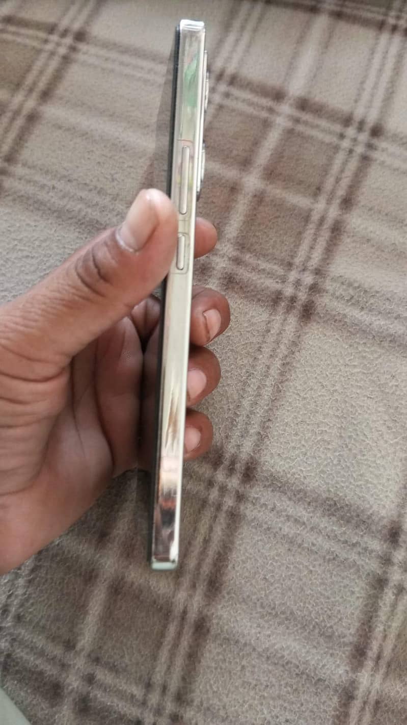 Infinix Note 40 4