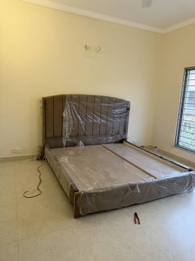 Came colour king size bed brand new
