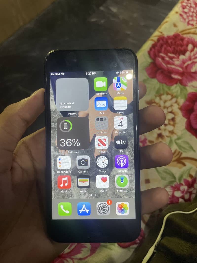 Apple iPhone 7 1