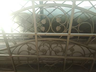 roat iron bed
