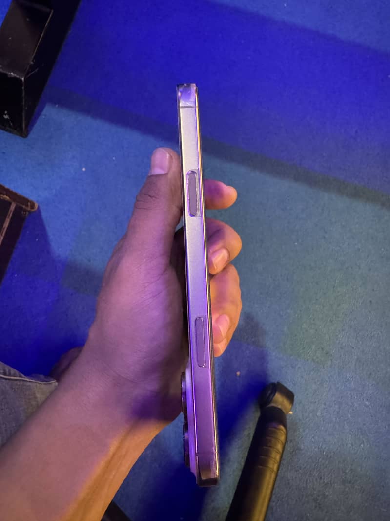 Apple iPhone 16 Pro Max 5