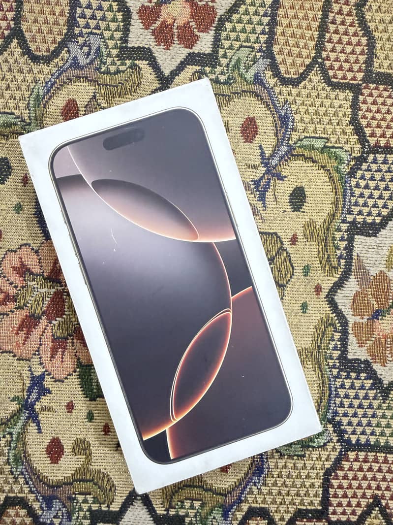 Apple iPhone 16 Pro Max 11