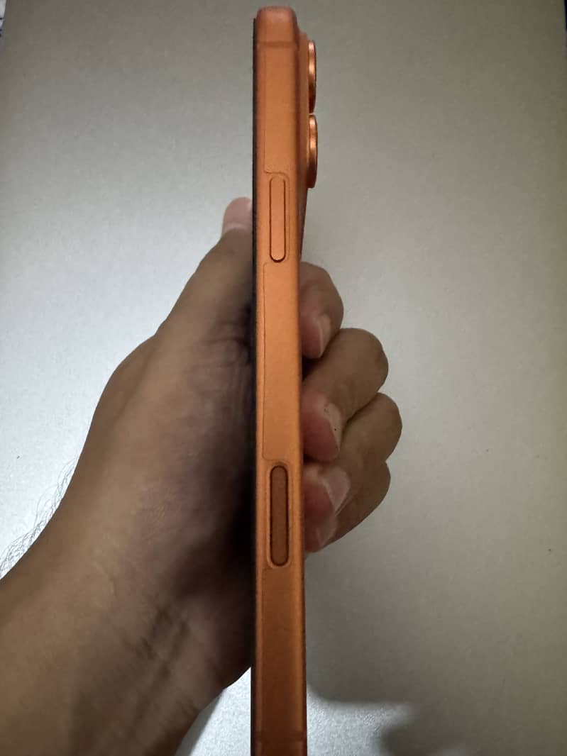 Apple iPhone 17 Pro Max 2