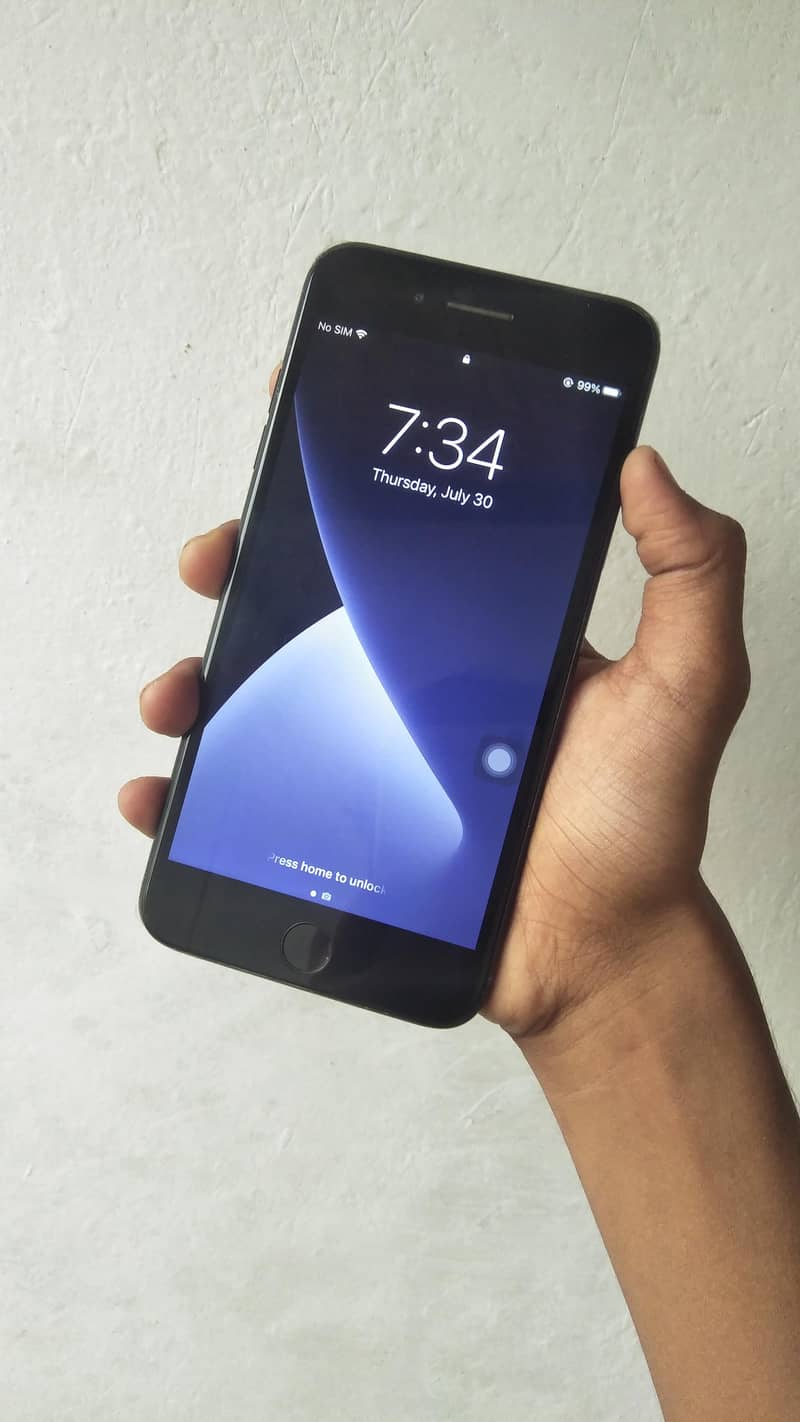 Apple iPhone 7 Plus 2