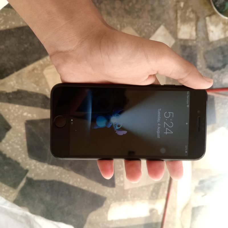 Apple iPhone 7 2