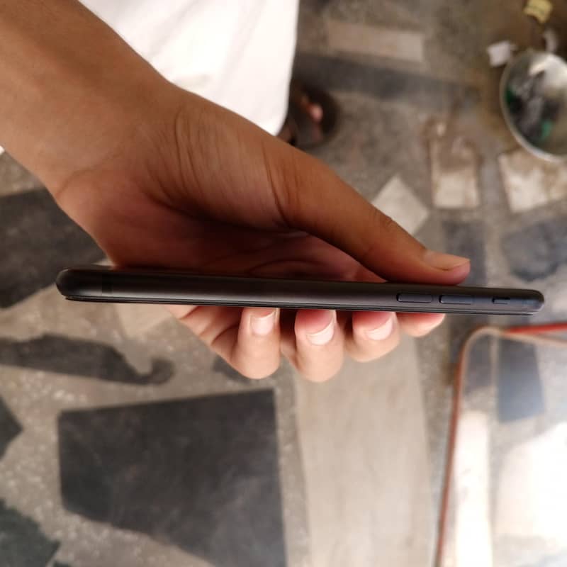 Apple iPhone 7 3