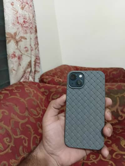Apple iPhone 13 water pack.