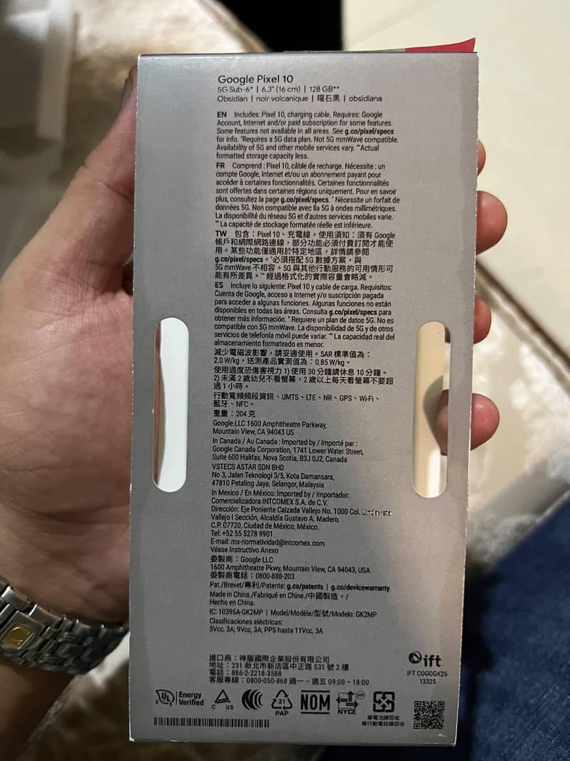 Google Pixel 10 4
