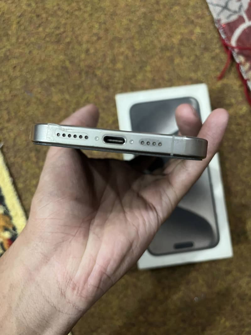 Apple iPhone 15 Pro Max 2