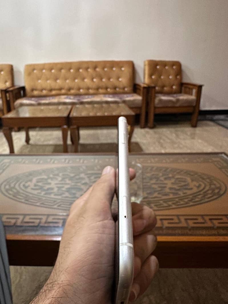 Apple iPhone 11 7