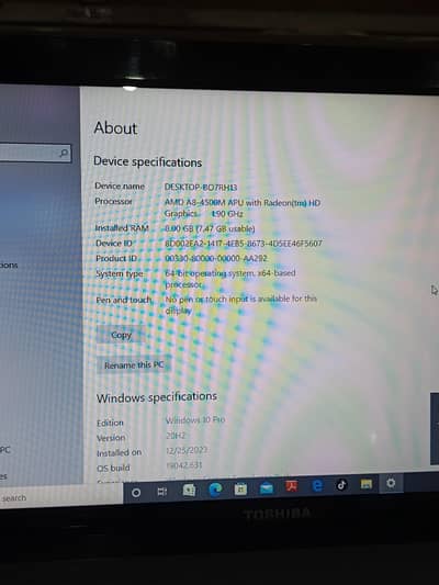 Toshiba Laptop for Sale - AMD A8 / 8GB RAM / 64-bit