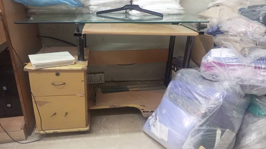 Computer Table 1