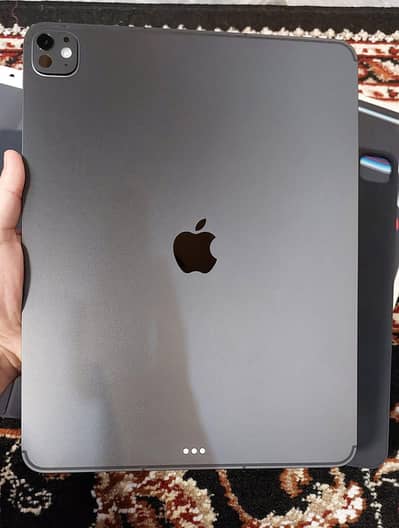 ipad pro M1 12.9 inches screen complete box