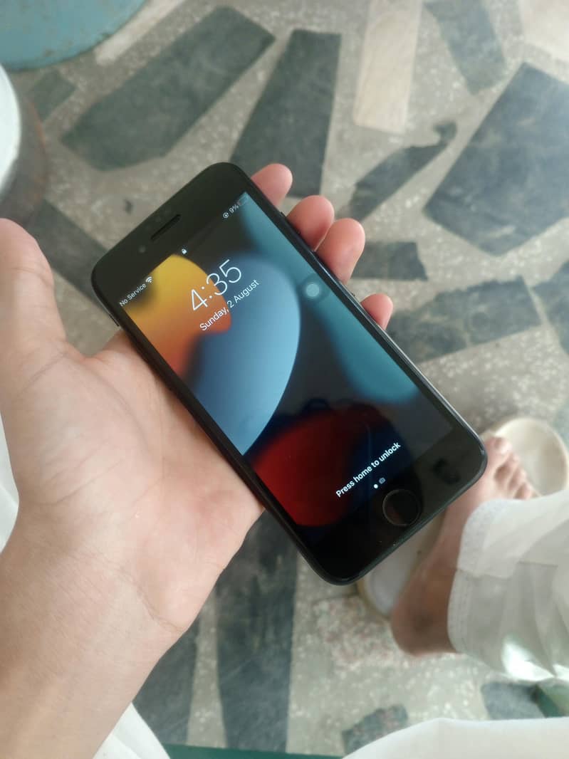 Apple iPhone 7 1