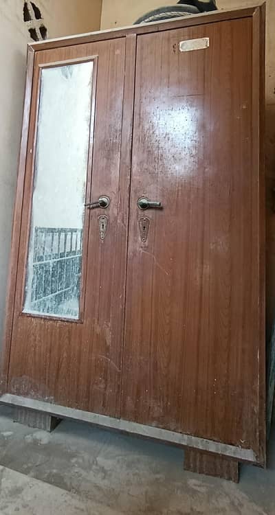 heavy duty Iron almari (wardrobe) for sale in Karachi only for 25k