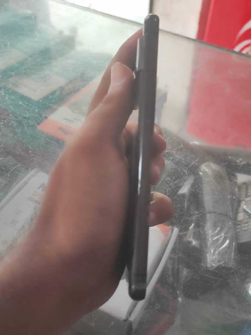 Google Pixel 7 4