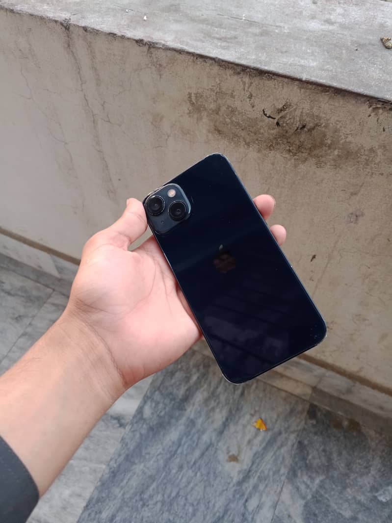 Apple iPhone 13 2