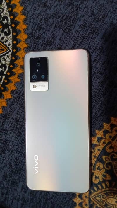 Vivo V21