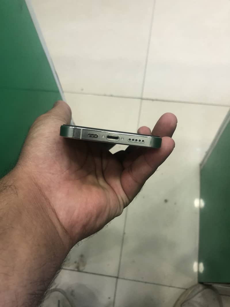 Apple iPhone 13 Pro 0