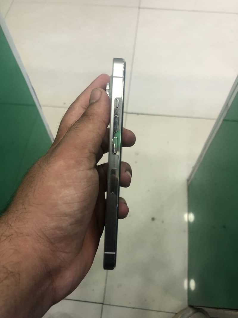 Apple iPhone 13 Pro 1