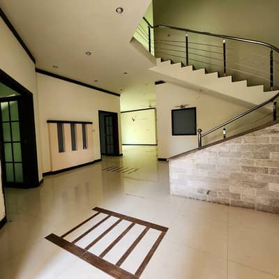 500yd 5 Bed Line Water Near Masjid House For Rent