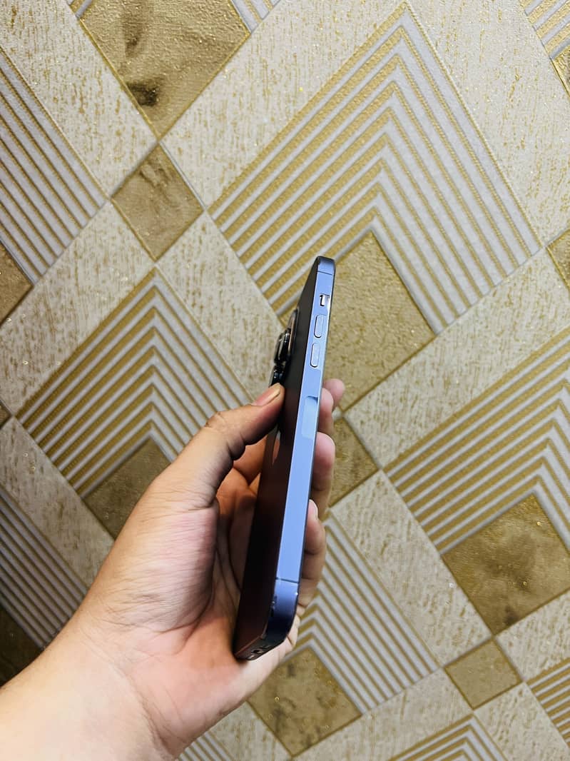 IPhone 14 Pro Max 4