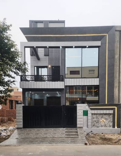 Beautiful Modern Design 5 Marla Double-Unit House for Sale At Bahria Orchard Lahore