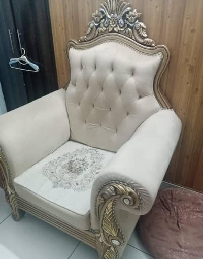 7 seater sofa with side Table