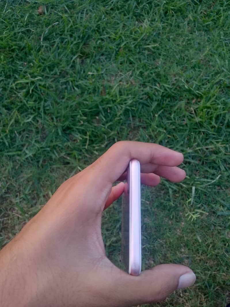 Apple iPhone 7 Plus 2