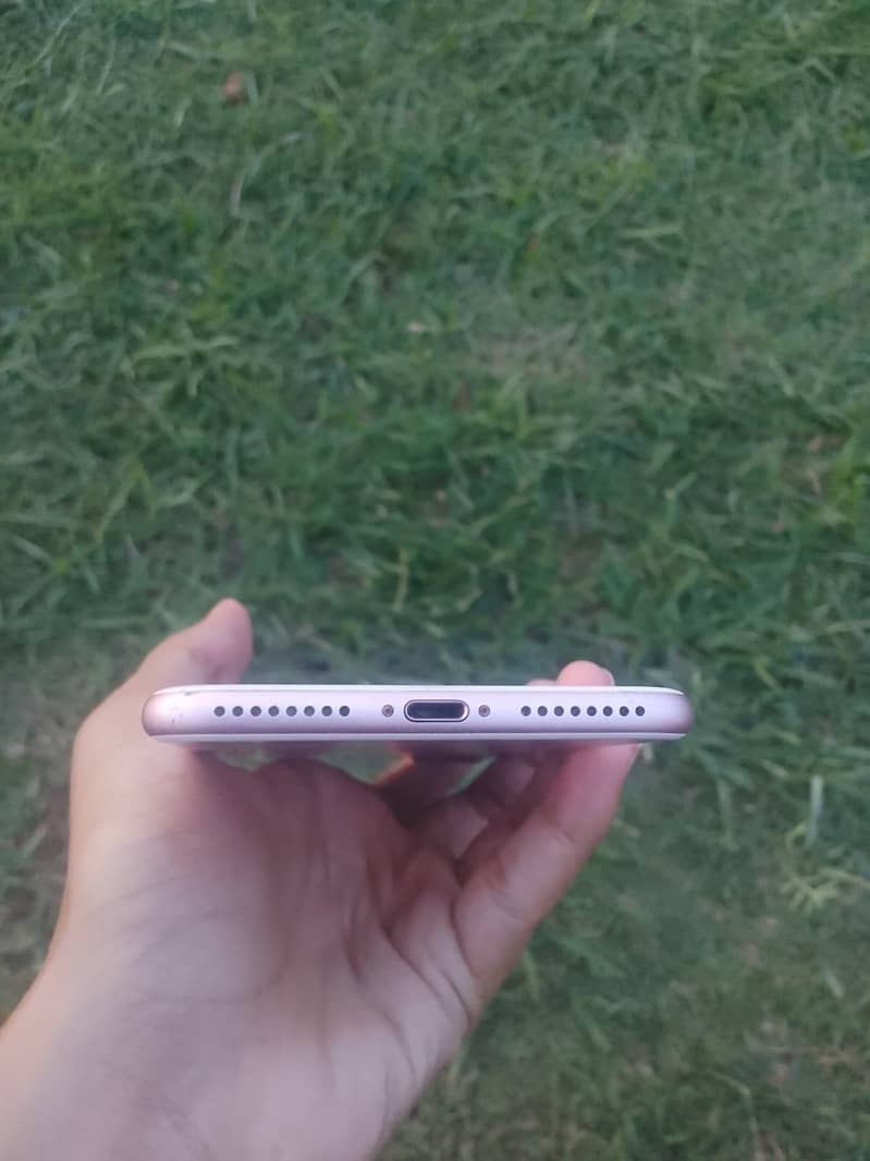 Apple iPhone 7 Plus 3