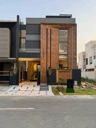 5 Marla Luxury House is Available for Rent in Bahria Town Lahore