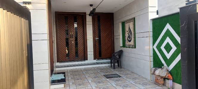 10 Marla Like New House In Sector F Ghaznavi Block Bahria Town