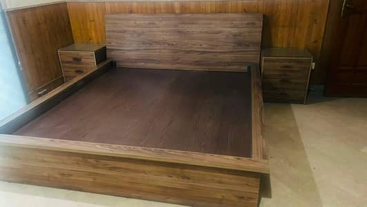 Modren King size Bedset with side table , dressing and storage draws